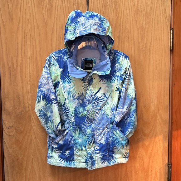 The North Face Girls HyVent Jacket - Picture 2 of 14